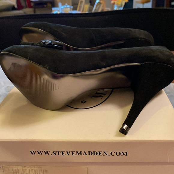NIB Steve Madden Black Suede High Heels, Size 8, 4” heels - Picture 5 of 8
